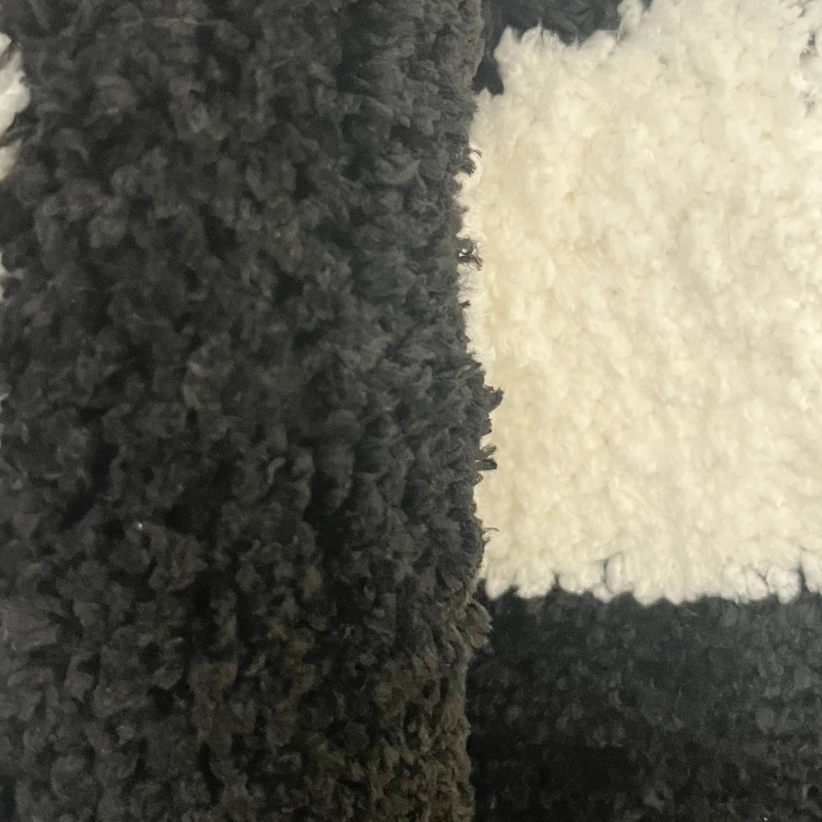 Ghost Teeth Rug - Velacci Store